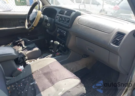 2000 Nissan Frontier Se-V6/Xe-V6 from USA, damaged, VIN 1N6ED27Y3YC354331